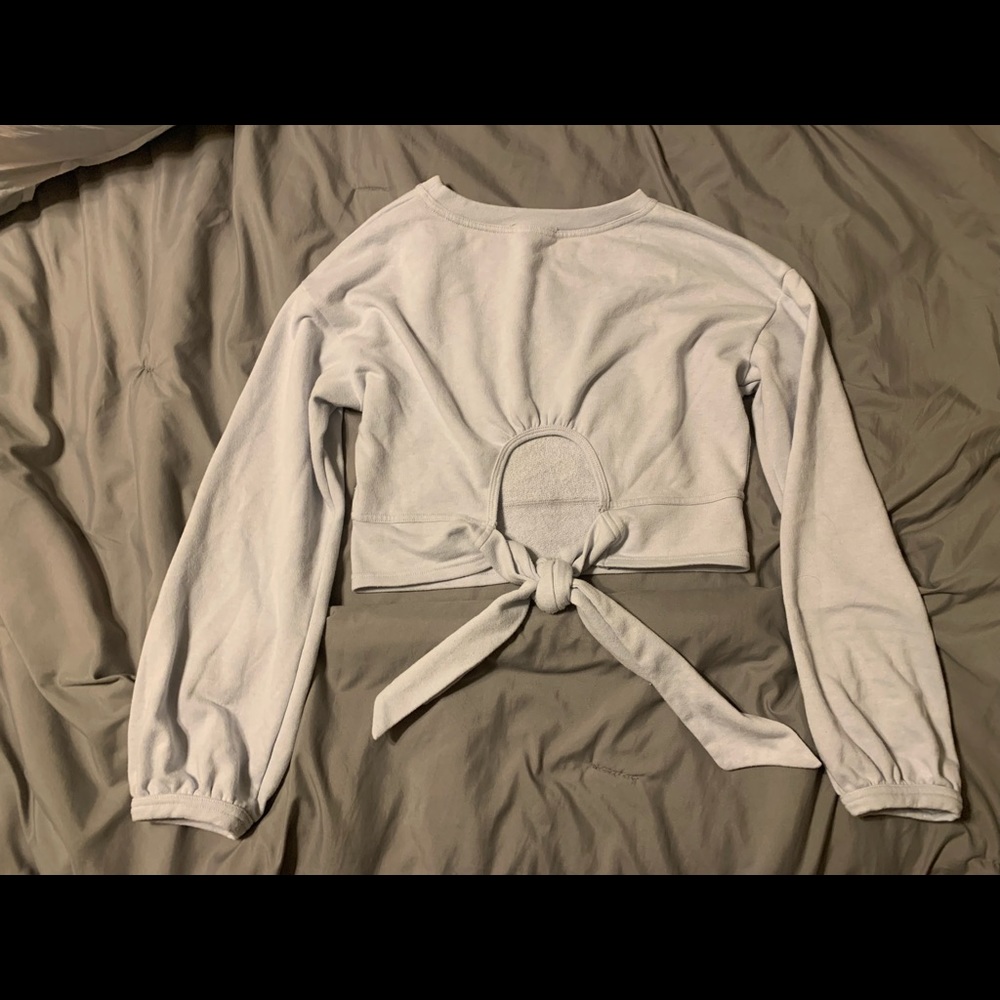 Long Sleeve Tie Back Crop Top